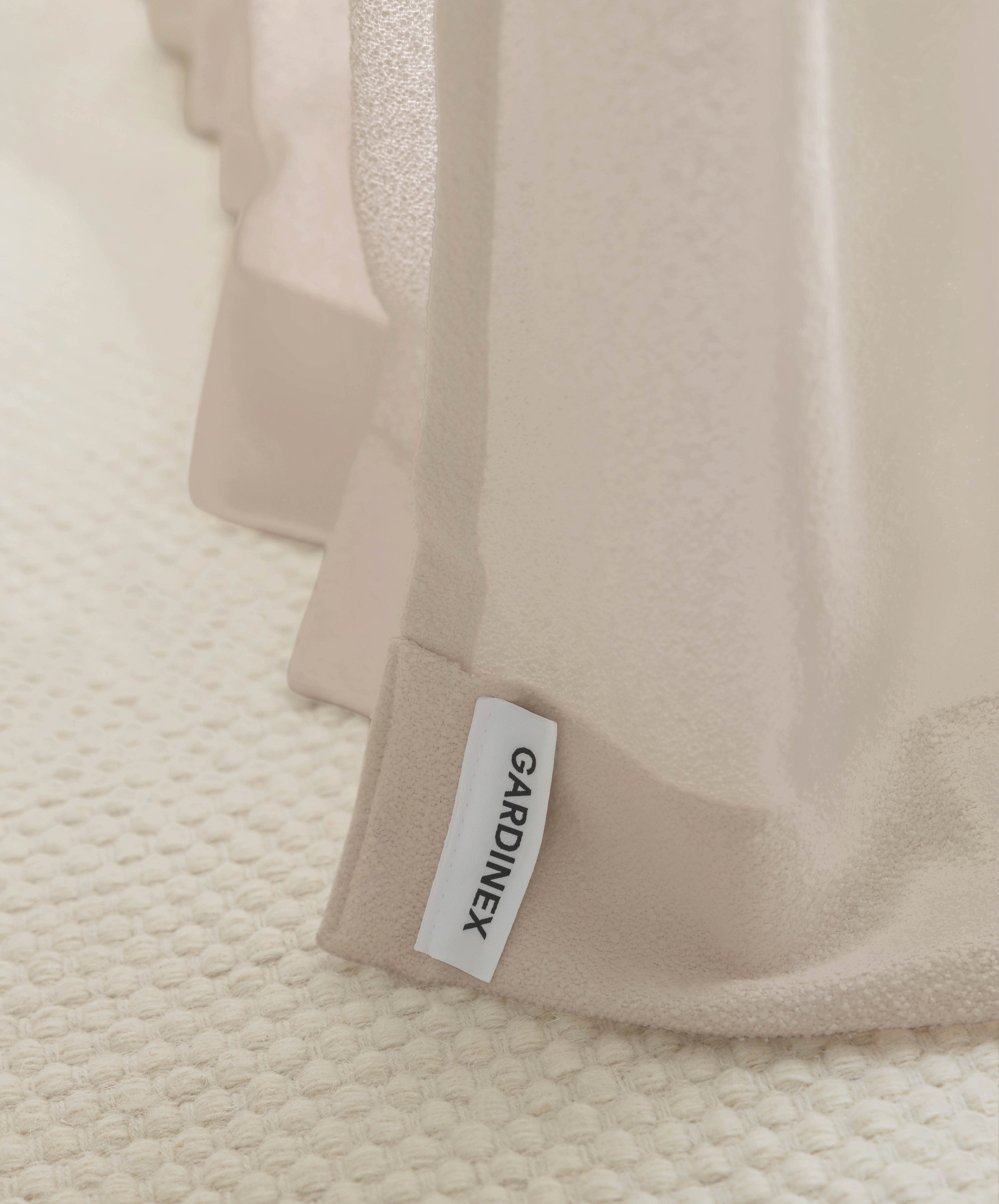 BOUCLÈ - Ljusfiltrerande Bouclé Gardinprov